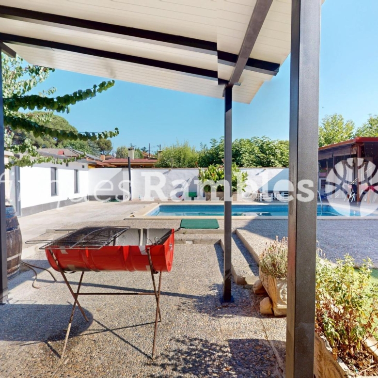 Chalet – La Torre de Claramunt (El xaro 2)