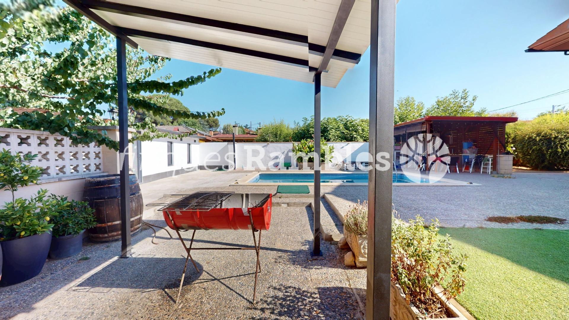 Chalet – La Torre de Claramunt (El xaro 2)