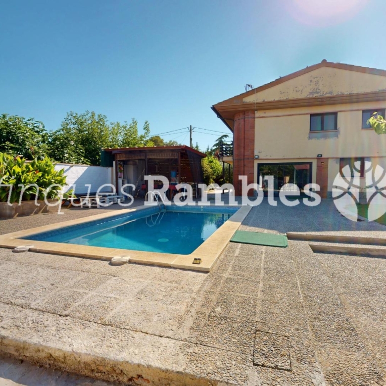 Chalet – La Torre de Claramunt (El xaro 2)
