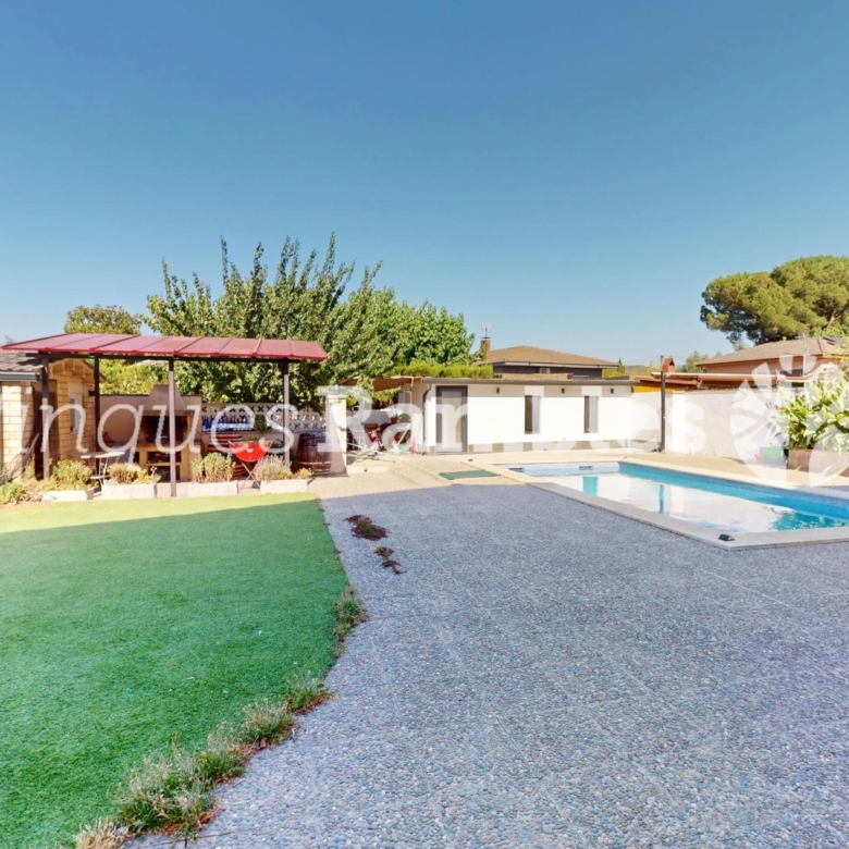 Chalet – La Torre de Claramunt (El xaro 2)