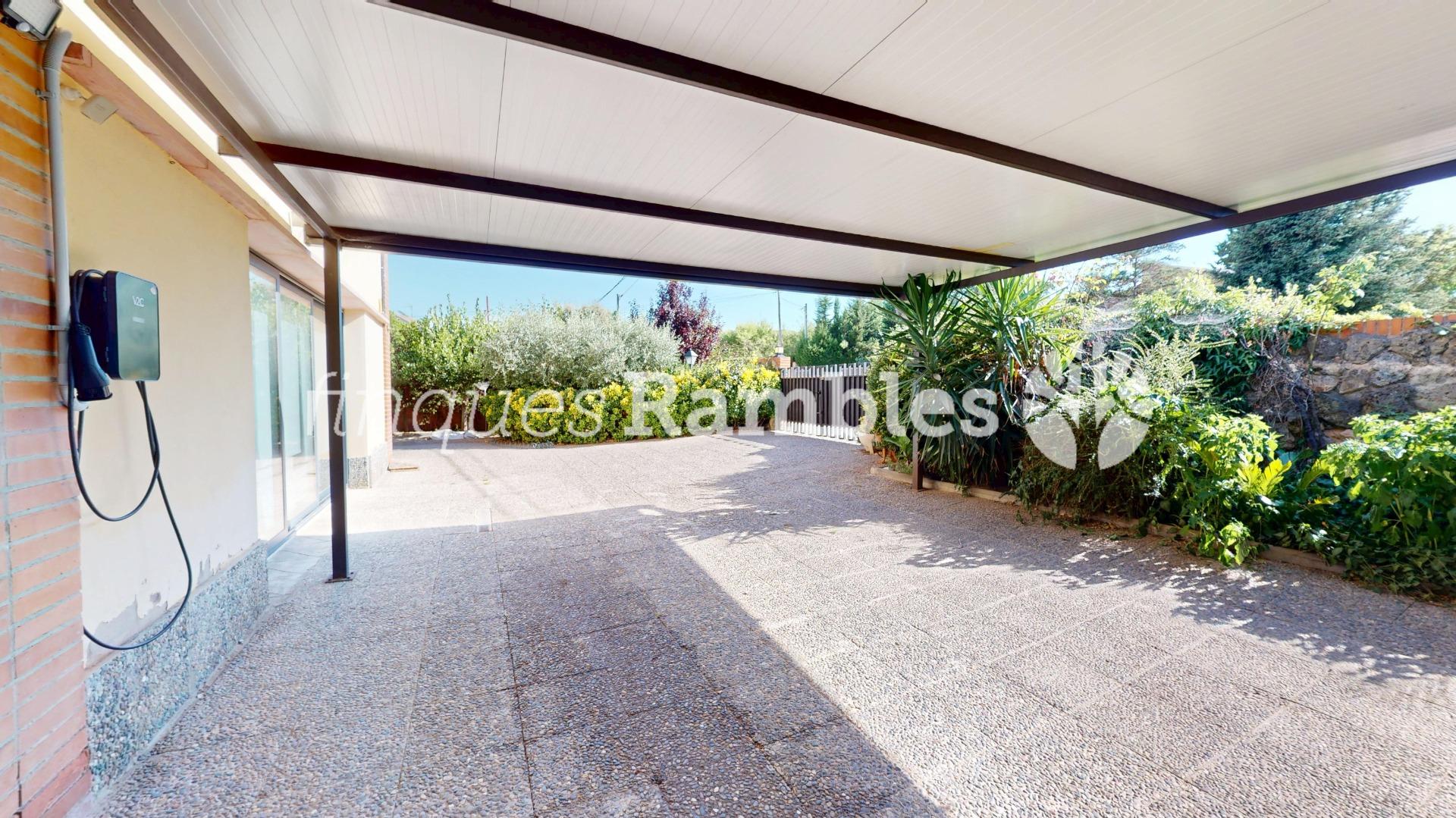 Chalet – La Torre de Claramunt (El xaro 2)