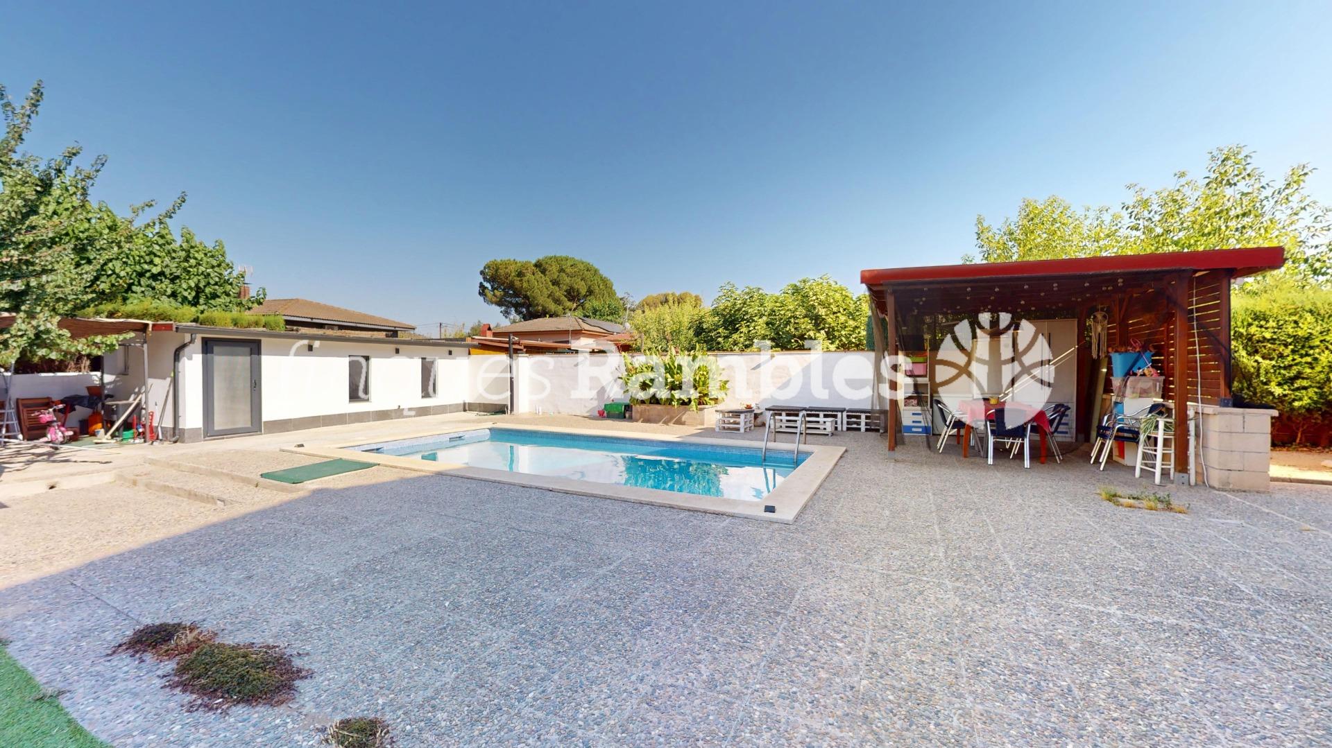Chalet – La Torre de Claramunt (El xaro 2)