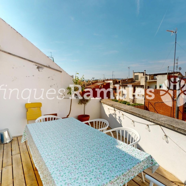 ESPECTACULAR ÀTIC, AMB DUES TERRASSES PRIVADES!