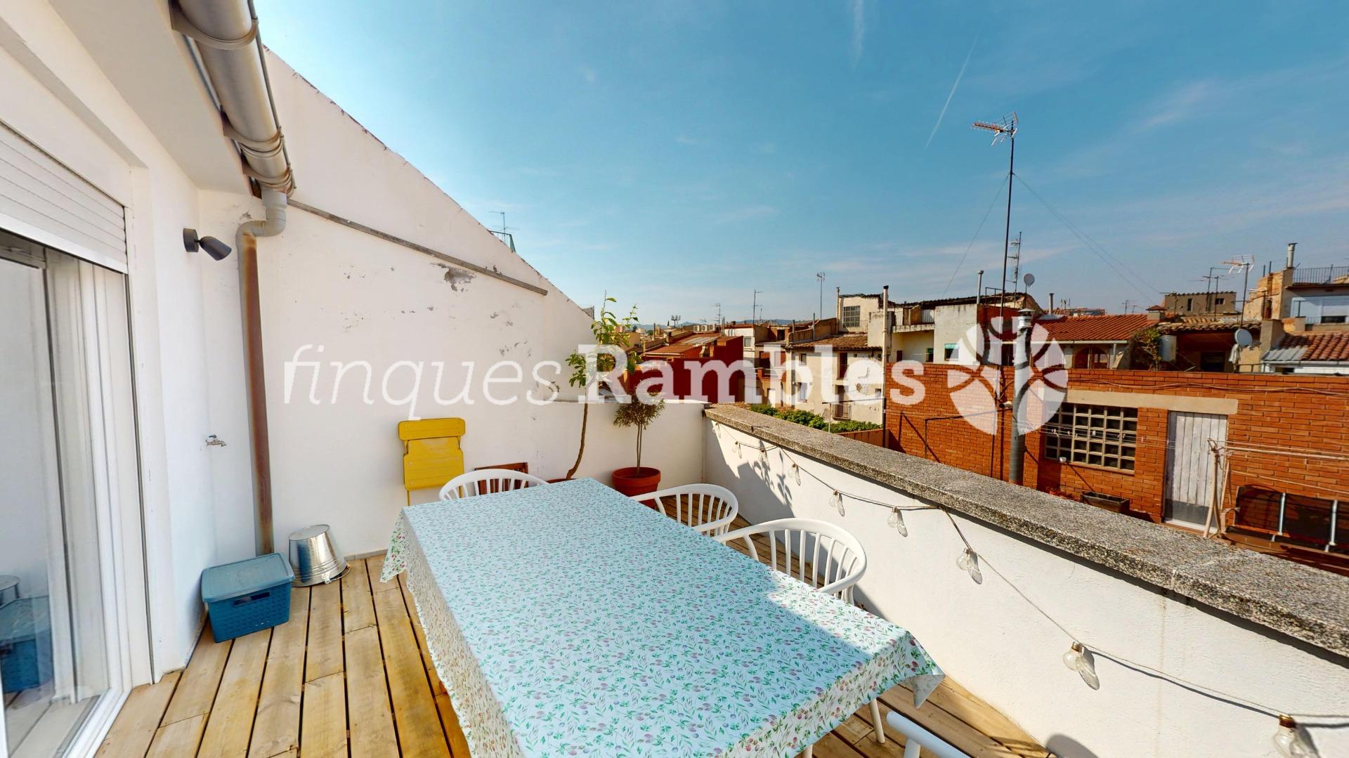 ESPECTACULAR ÀTIC, AMB DUES TERRASSES PRIVADES! – 8 ESPECTACULAR ÀTIC, AMB DUES TERRASSES PRIVADES!