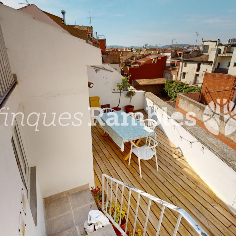 ESPECTACULAR ÀTIC, AMB DUES TERRASSES PRIVADES!