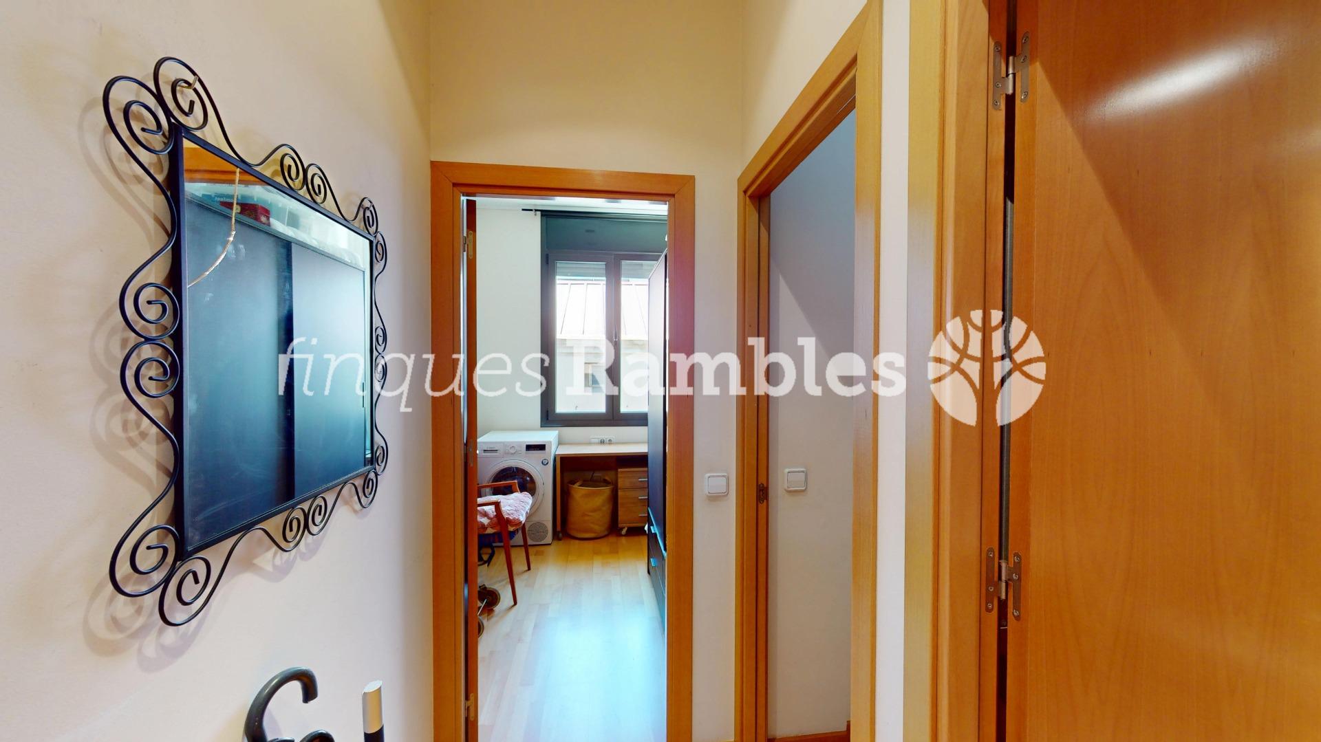 Acollidor pis de 2 habitacions amb plaça d’aparcament a Igualada.