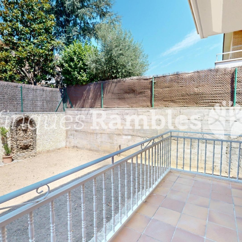 CASA EN VENTA A LES COMES, IMMILLORABLE UBICACIO!!!