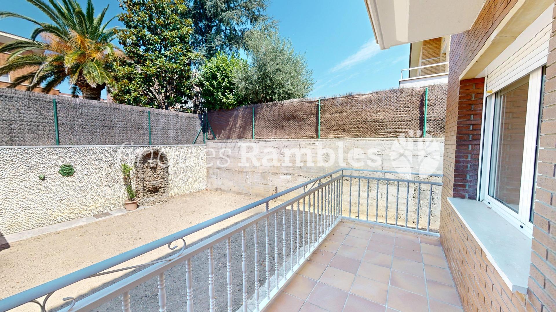 CASA EN VENTA A LES COMES, IMMILLORABLE UBICACIO!!!