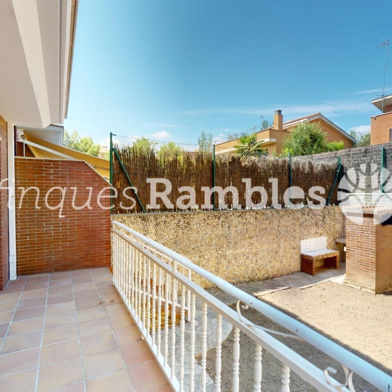 CASA EN VENTA A LES COMES, IMMILLORABLE UBICACIO!!!