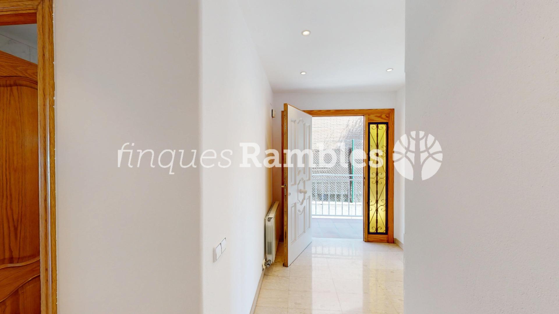 CASA EN VENTA A LES COMES, IMMILLORABLE UBICACIO!!!