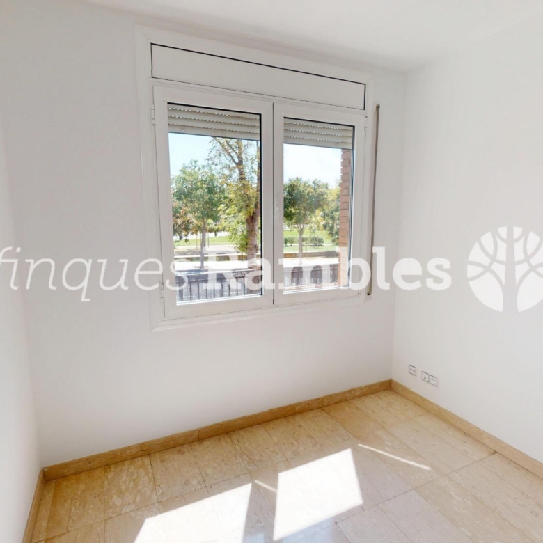 CASA EN VENTA A LES COMES, IMMILLORABLE UBICACIO!!!