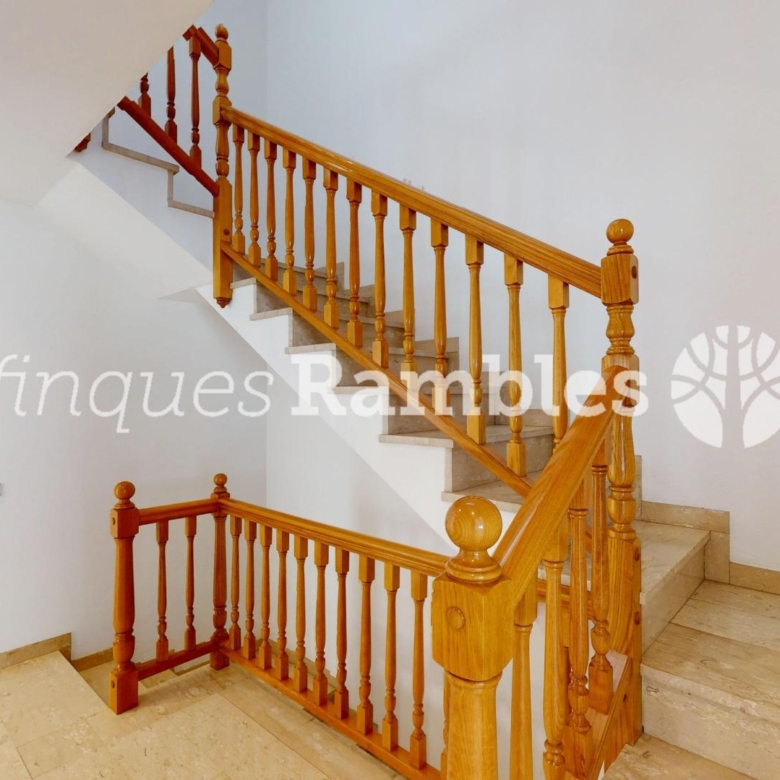 CASA EN VENTA A LES COMES, IMMILLORABLE UBICACIO!!!