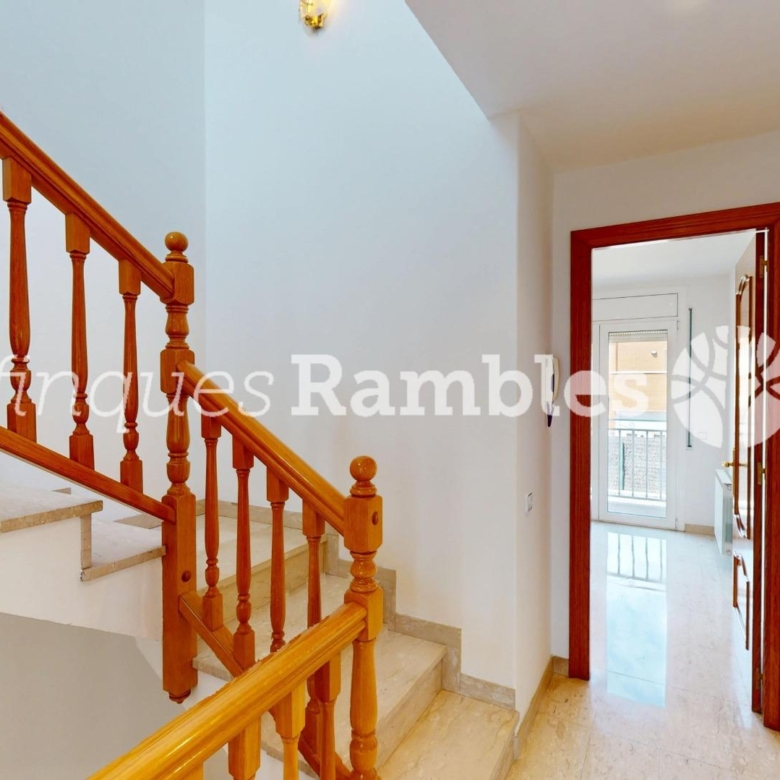 CASA EN VENTA A LES COMES, IMMILLORABLE UBICACIO!!!