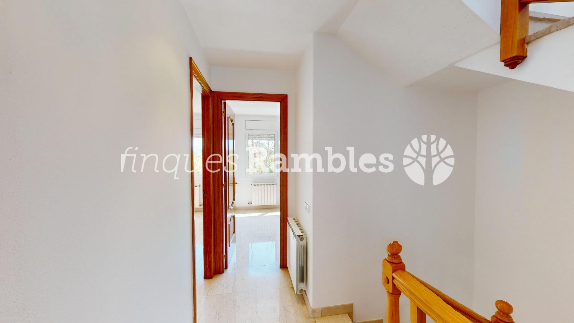 CASA EN VENTA A LES COMES, IMMILLORABLE UBICACIO!!!