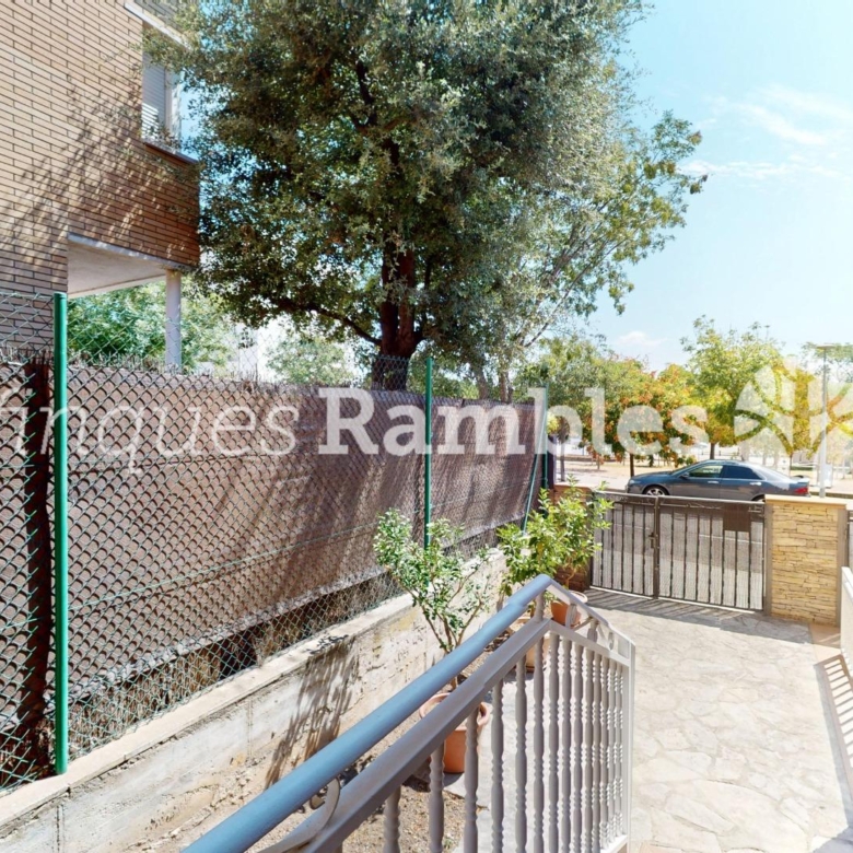 CASA EN VENTA A LES COMES, IMMILLORABLE UBICACIO!!!