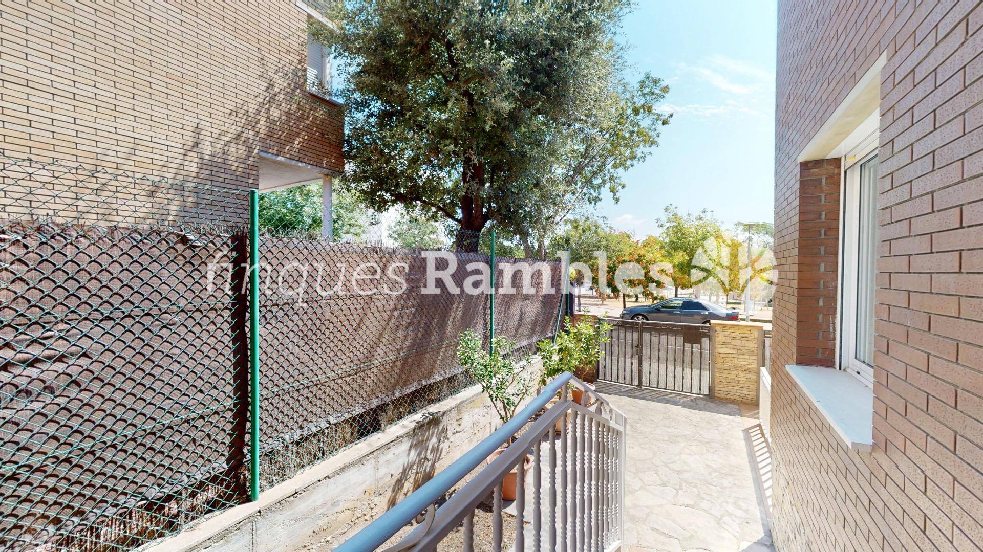 CASA EN VENTA A LES COMES, IMMILLORABLE UBICACIO!!!