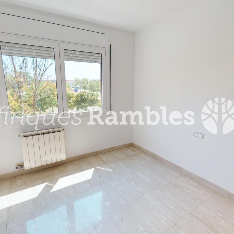 CASA EN VENTA A LES COMES, IMMILLORABLE UBICACIO!!!