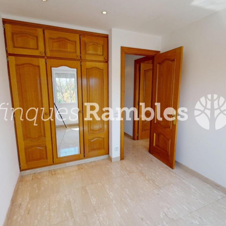 CASA EN VENTA A LES COMES, IMMILLORABLE UBICACIO!!!