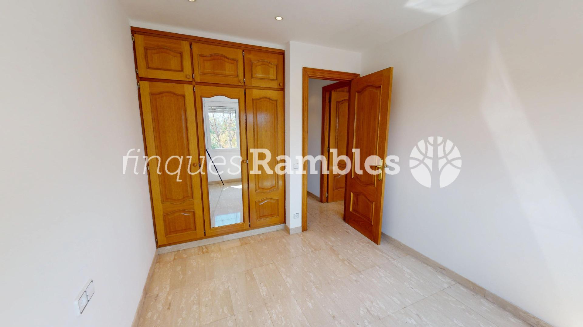CASA EN VENTA A LES COMES, IMMILLORABLE UBICACIO!!!