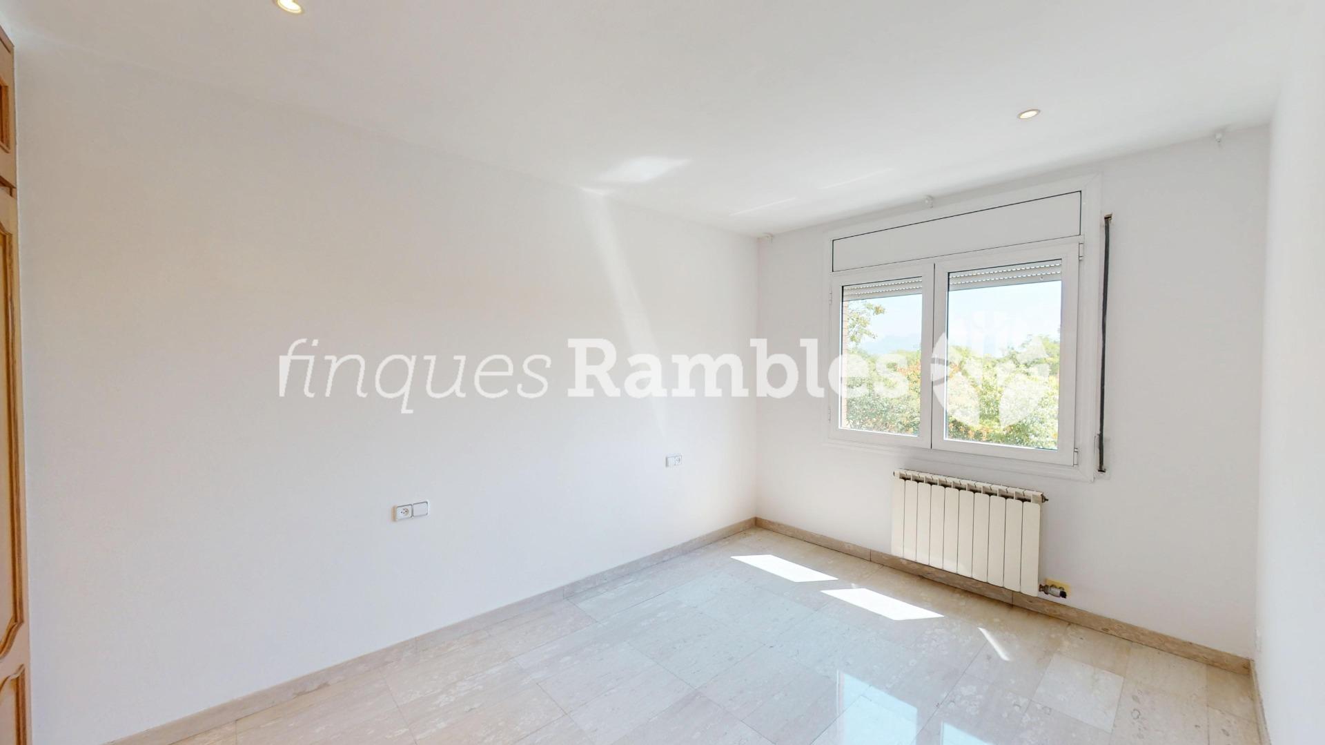 CASA EN VENTA A LES COMES, IMMILLORABLE UBICACIO!!!
