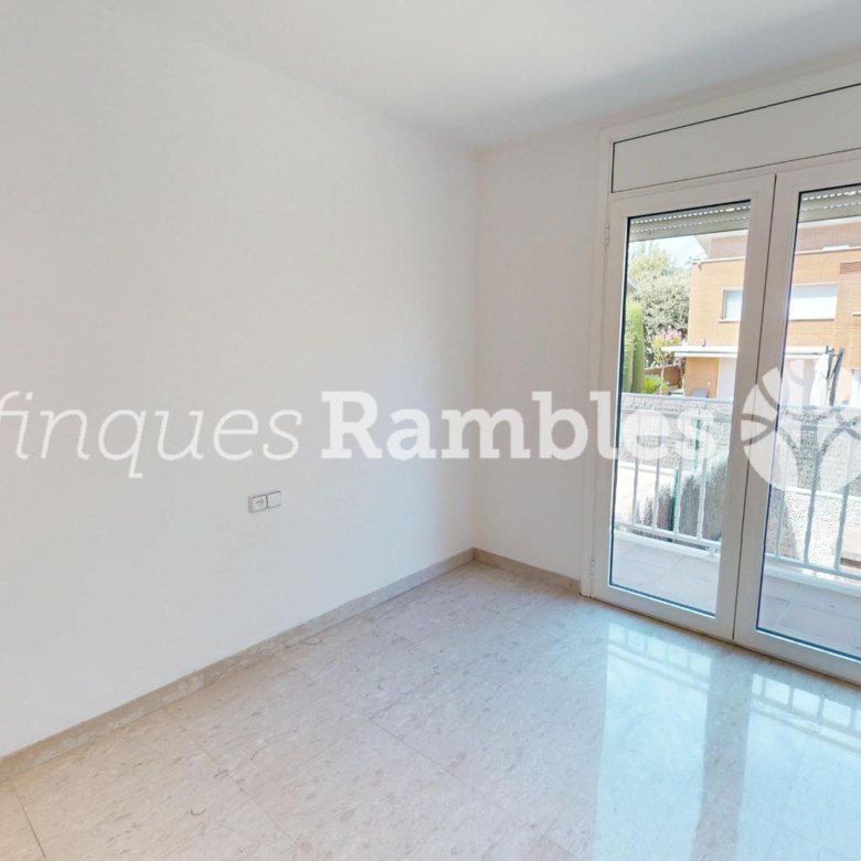CASA EN VENTA A LES COMES, IMMILLORABLE UBICACIO!!!