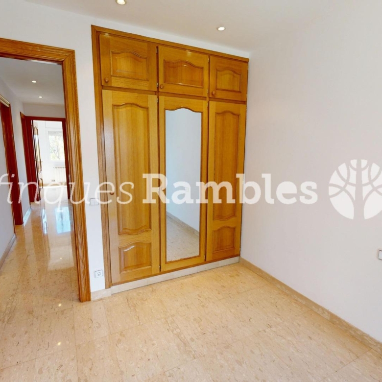 CASA EN VENTA A LES COMES, IMMILLORABLE UBICACIO!!!