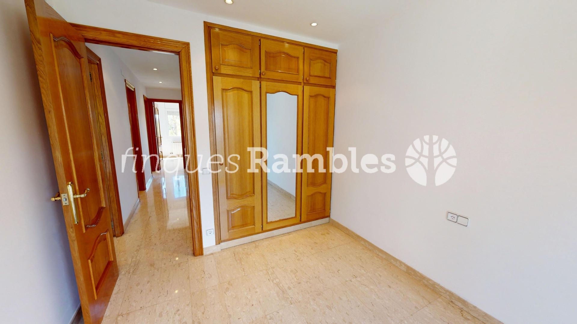CASA EN VENTA A LES COMES, IMMILLORABLE UBICACIO!!!