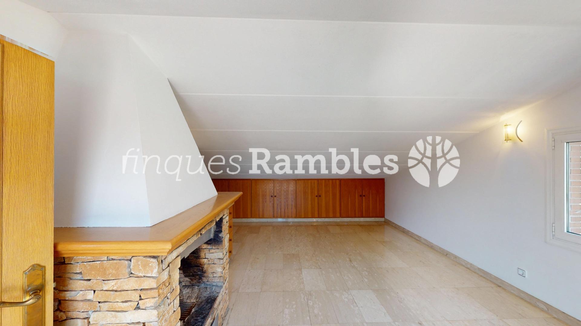 CASA EN VENTA A LES COMES, IMMILLORABLE UBICACIO!!!