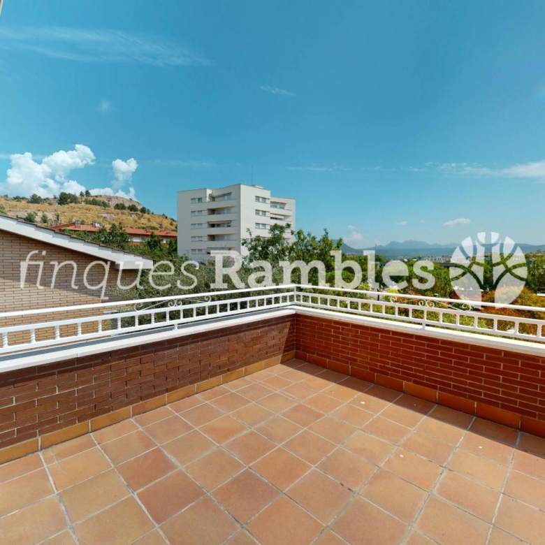 CASA EN VENTA A LES COMES, IMMILLORABLE UBICACIO!!!