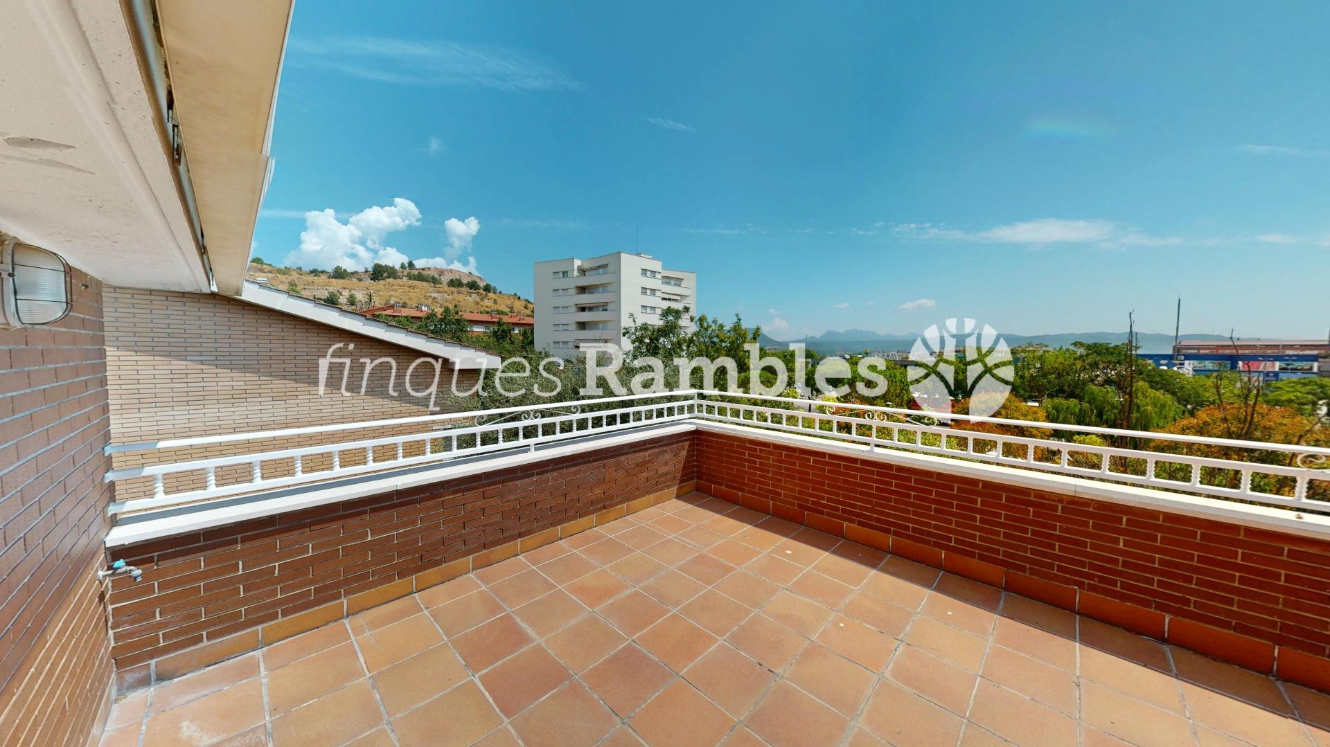 CASA EN VENTA A LES COMES, IMMILLORABLE UBICACIO!!!