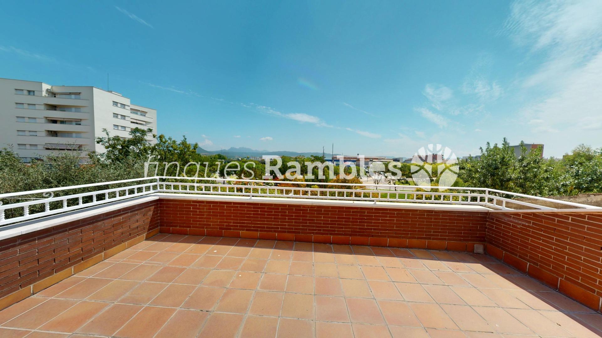 CASA EN VENTA A LES COMES, IMMILLORABLE UBICACIO!!!