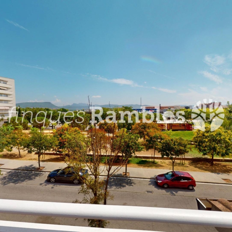 CASA EN VENTA A LES COMES, IMMILLORABLE UBICACIO!!!