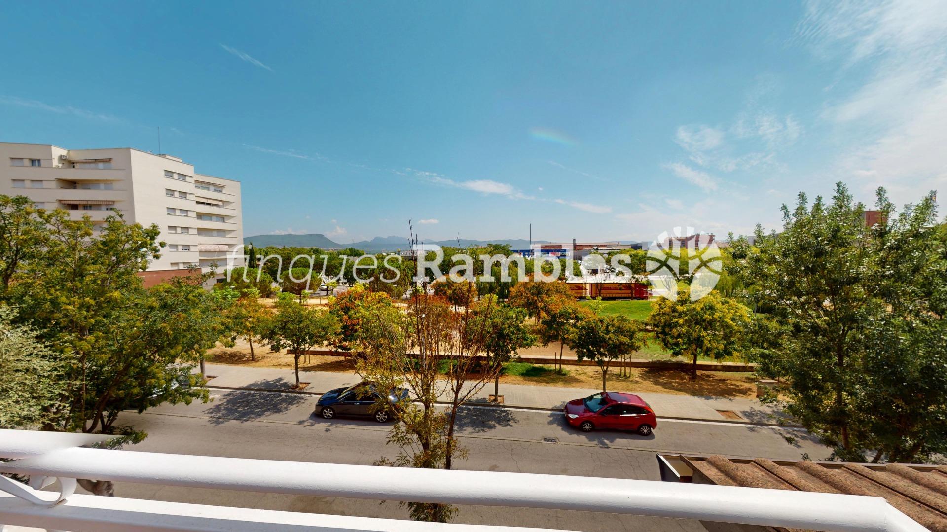 CASA EN VENTA A LES COMES, IMMILLORABLE UBICACIO!!!