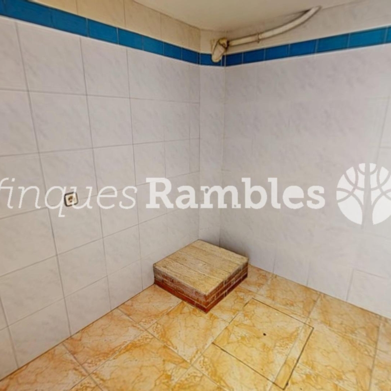 CASA EN VENTA A LES COMES, IMMILLORABLE UBICACIO!!!