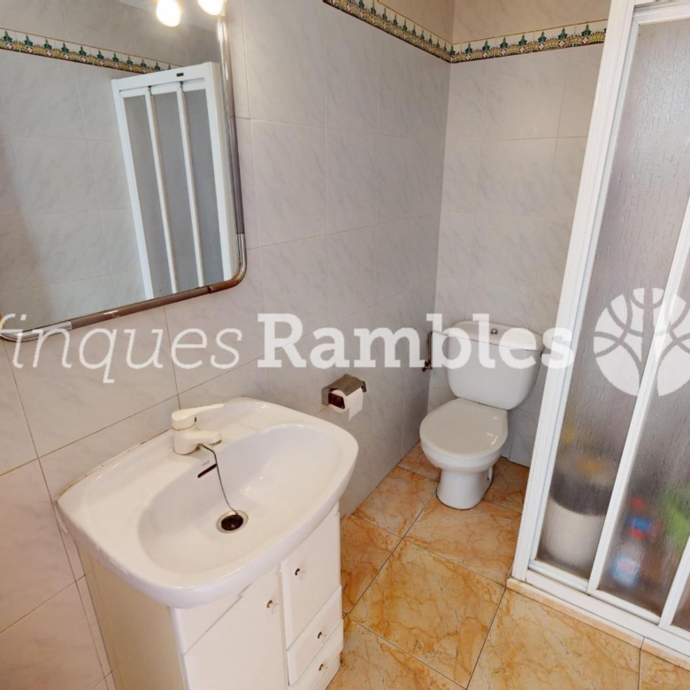 CASA EN VENTA A LES COMES, IMMILLORABLE UBICACIO!!!