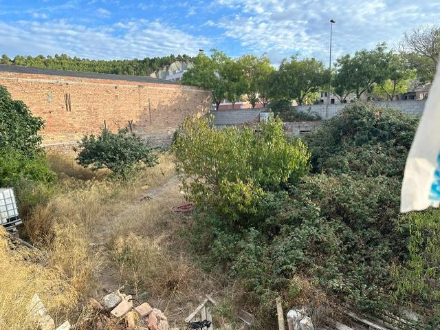 TERRENY INDUSTRIAL A LA ZONA DEL REC