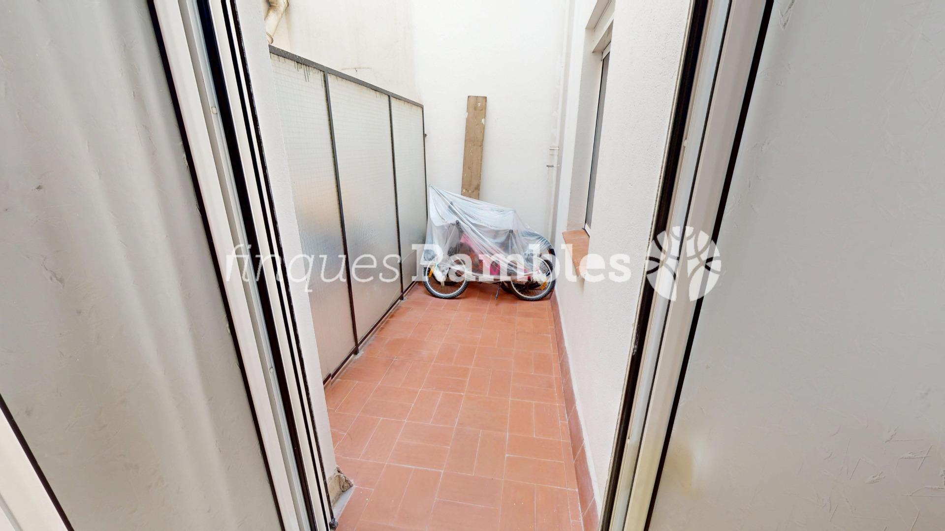 Amplio piso de 4 habitaciones en el centro de Vilanova del Camí