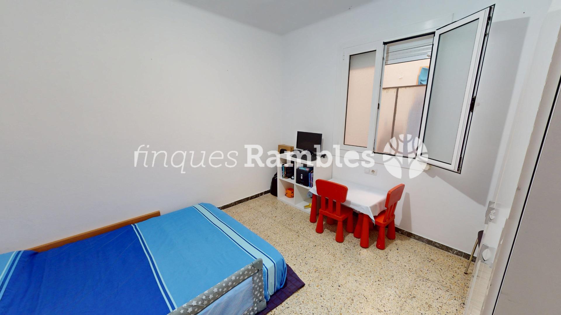 Amplio piso de 4 habitaciones en el centro de Vilanova del Camí