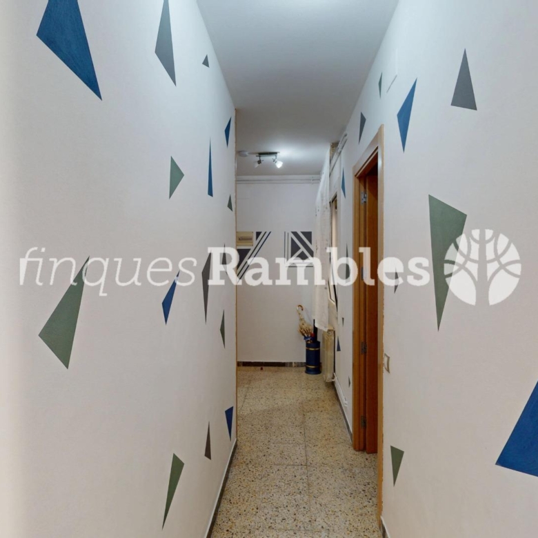 Amplio piso de 4 habitaciones en el centro de Vilanova del Camí