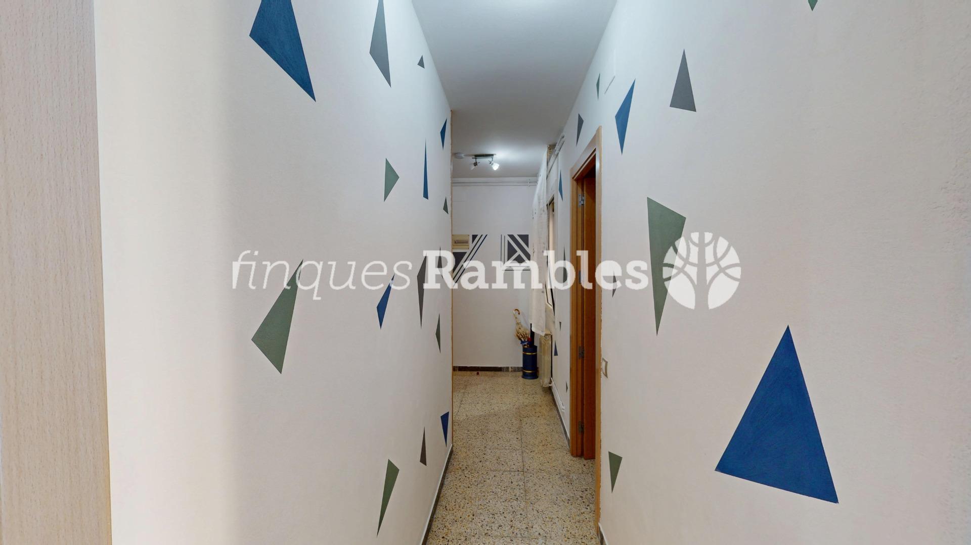Amplio piso de 4 habitaciones en el centro de Vilanova del Camí