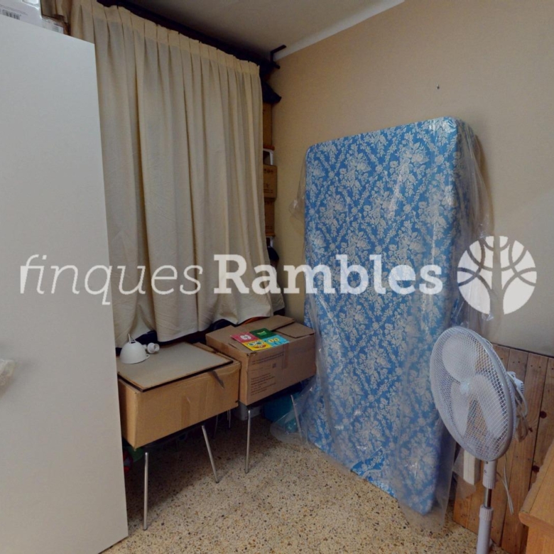 Amplio piso de 4 habitaciones en el centro de Vilanova del Camí