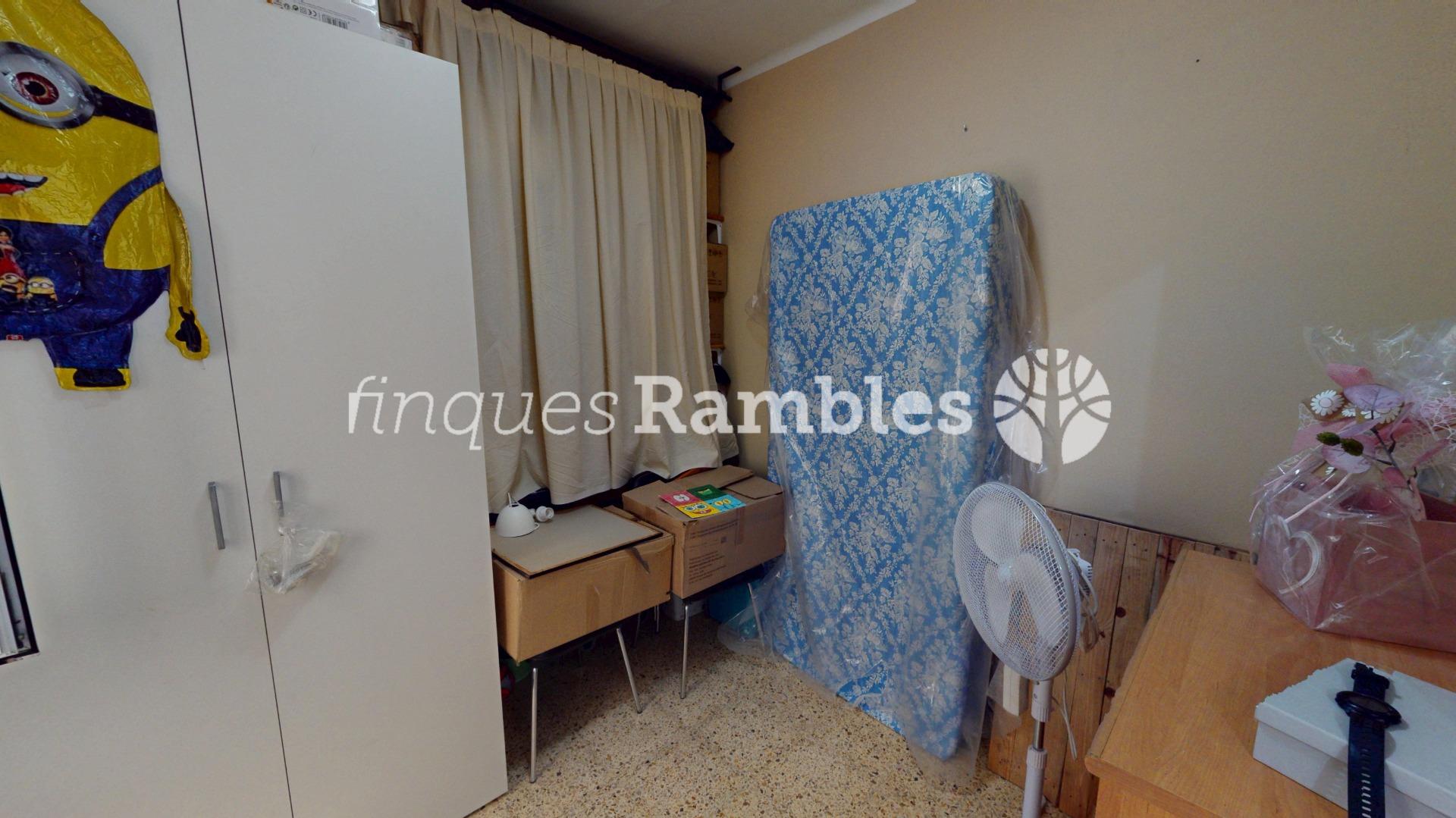 Amplio piso de 4 habitaciones en el centro de Vilanova del Camí