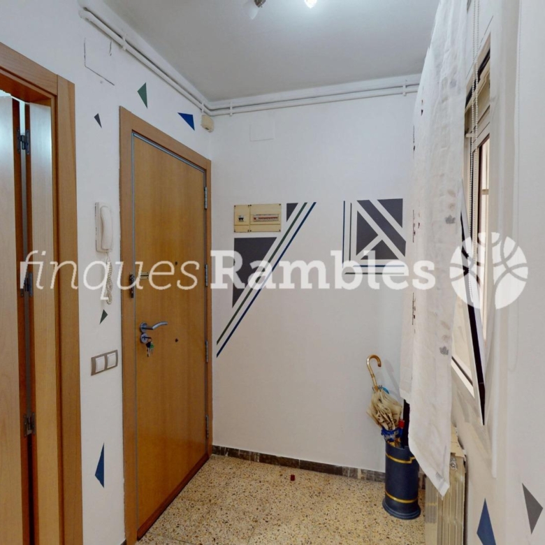 Amplio piso de 4 habitaciones en el centro de Vilanova del Camí
