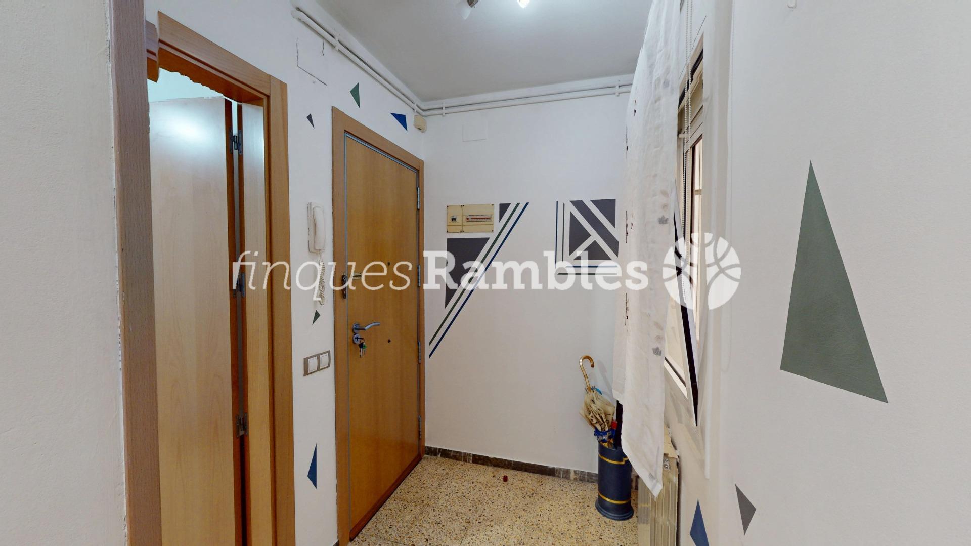 Amplio piso de 4 habitaciones en el centro de Vilanova del Camí