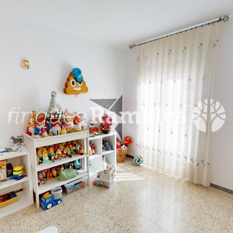 Amplio piso de 4 habitaciones en el centro de Vilanova del Camí