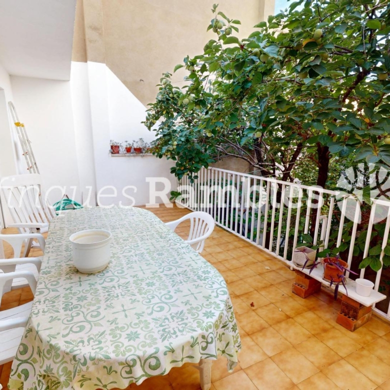 Casa àmplia en una ubicació privilegiada de Set Camins