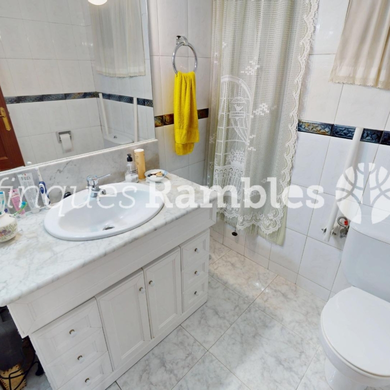Casa àmplia en una ubicació privilegiada de Set Camins