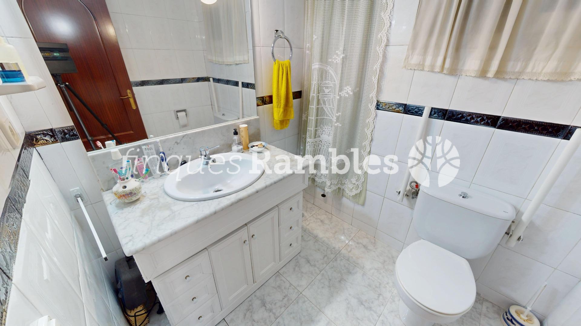 Casa àmplia en una ubicació privilegiada de Set Camins