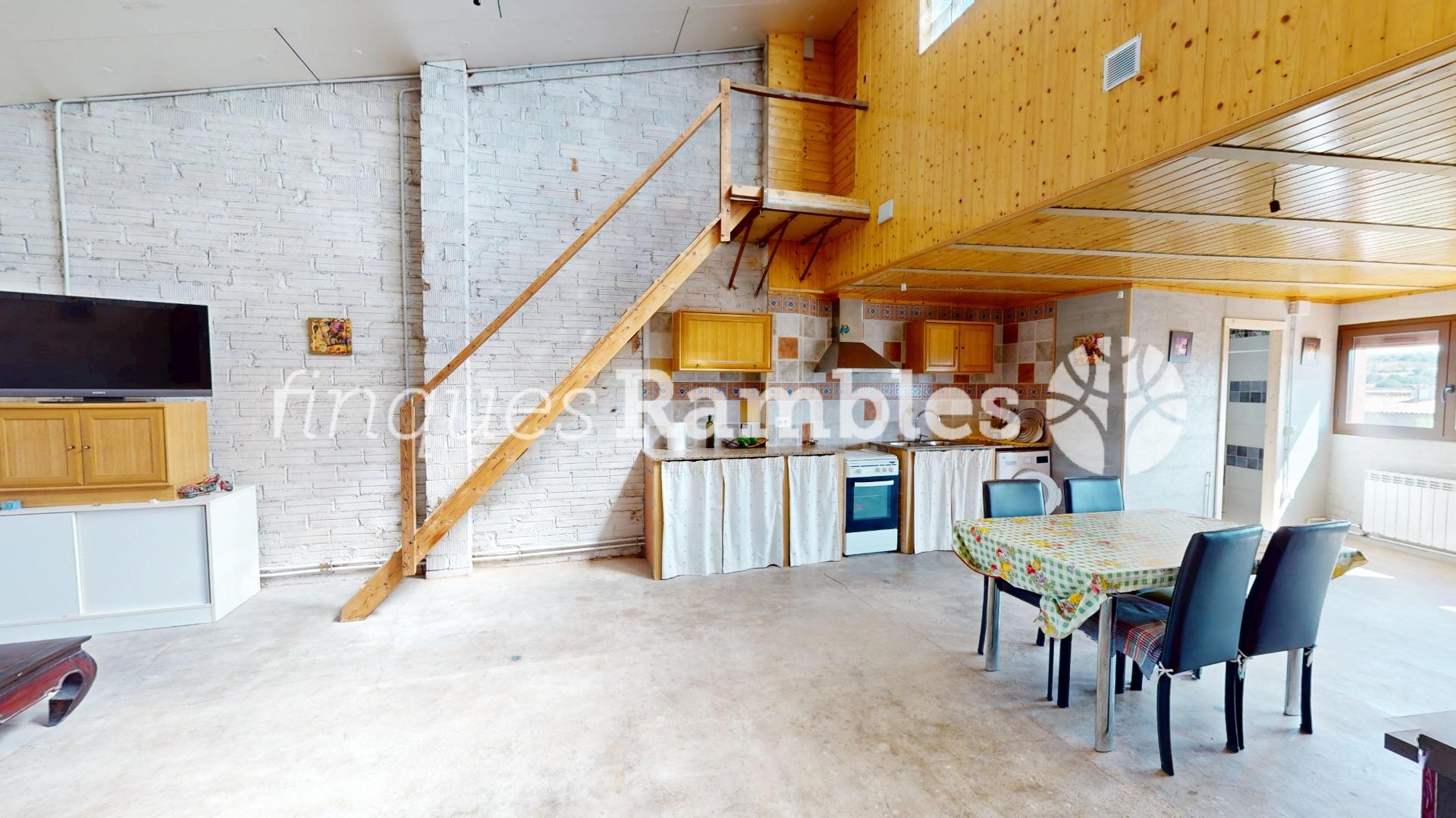 Dues cases amb gran potencial a Els Prats de Rei – 2 Dues cases amb gran potencial a Els Prats de Rei