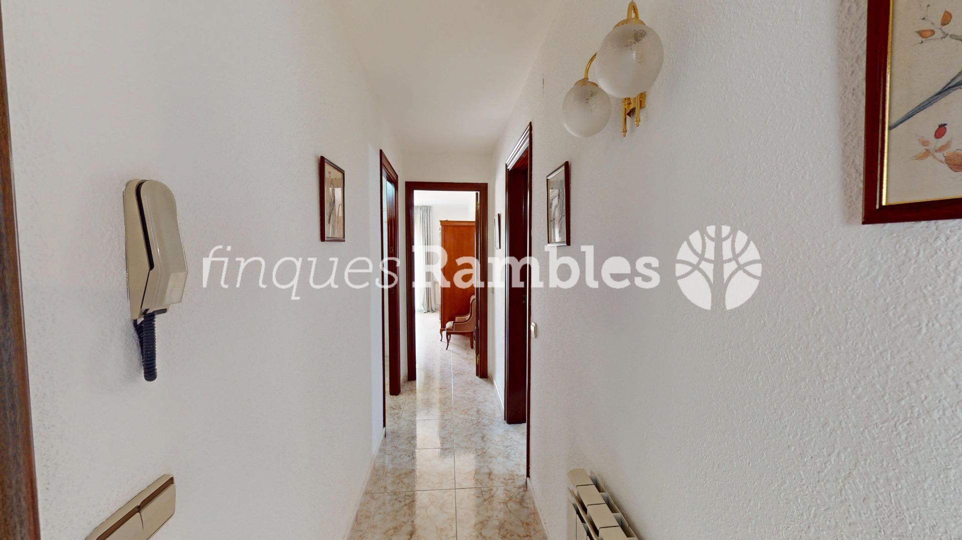 Casa àmplia en una ubicació privilegiada de Set Camins